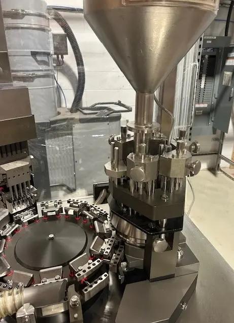 Usato SYNTEGON - Opercolatrice - GKF705