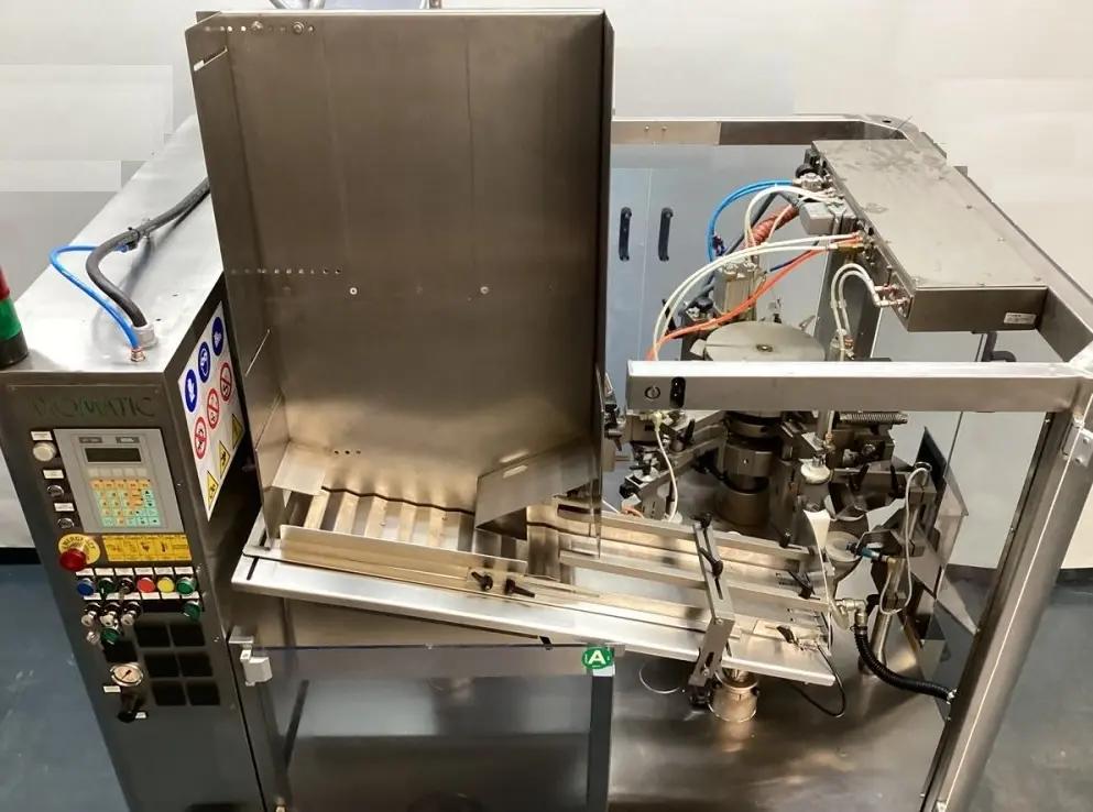 Usato AXOMATIC - Riempitrice + Tappatrice - OPTIMA 1000