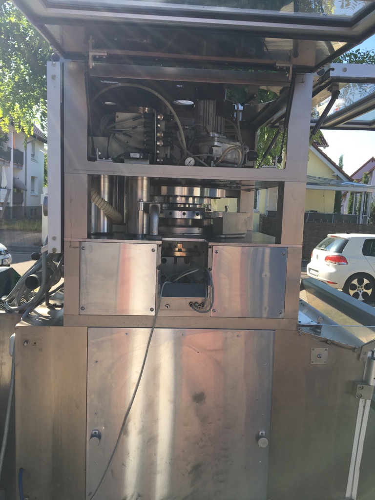 Used GEA Courtoy - Comprimitrice - R100/24