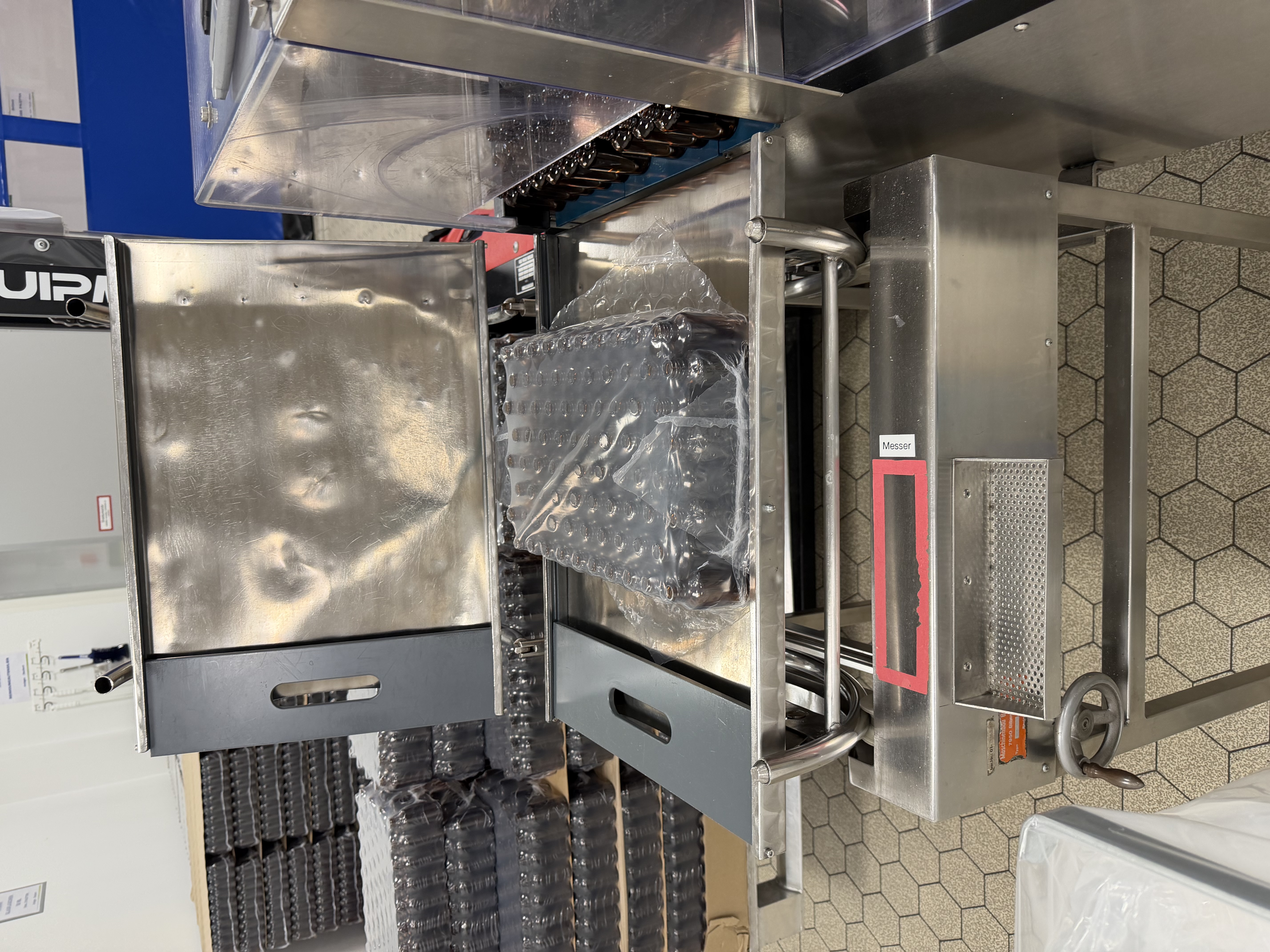 Used RUDOLF DECKERT – Bottle Accumulation Table