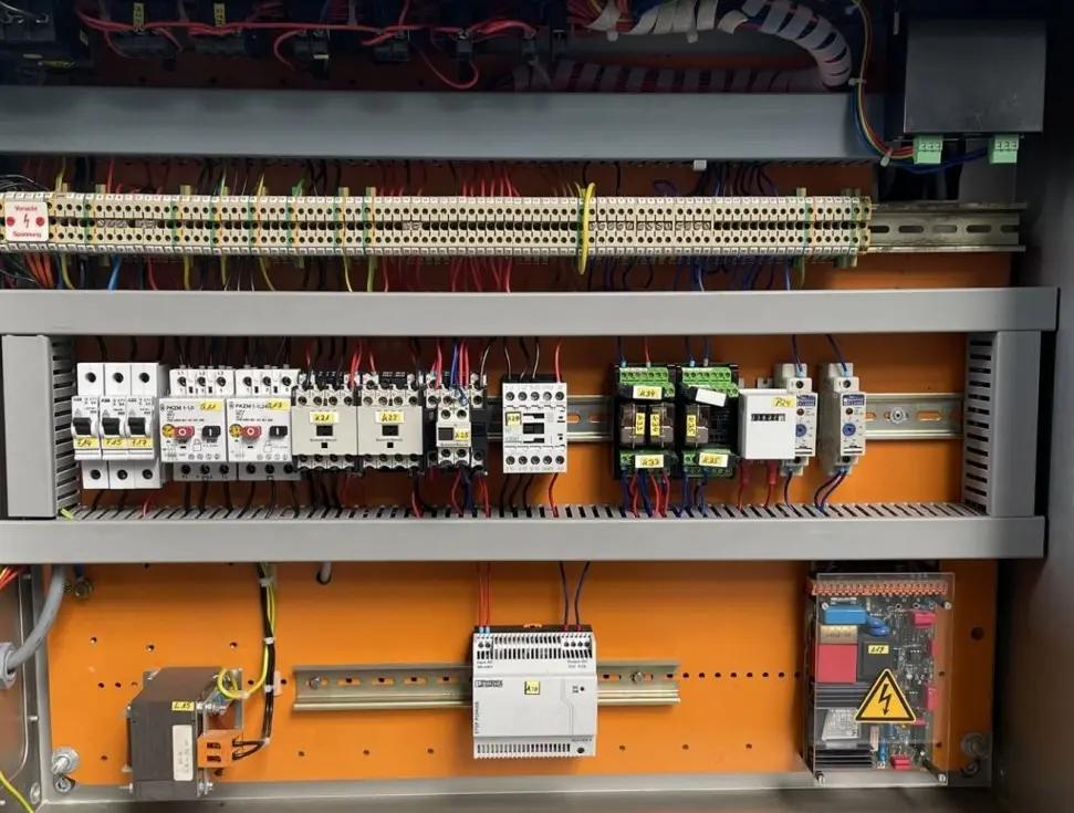 Usato HARRO HÖFLIGER - Opercolatrice - KFM III