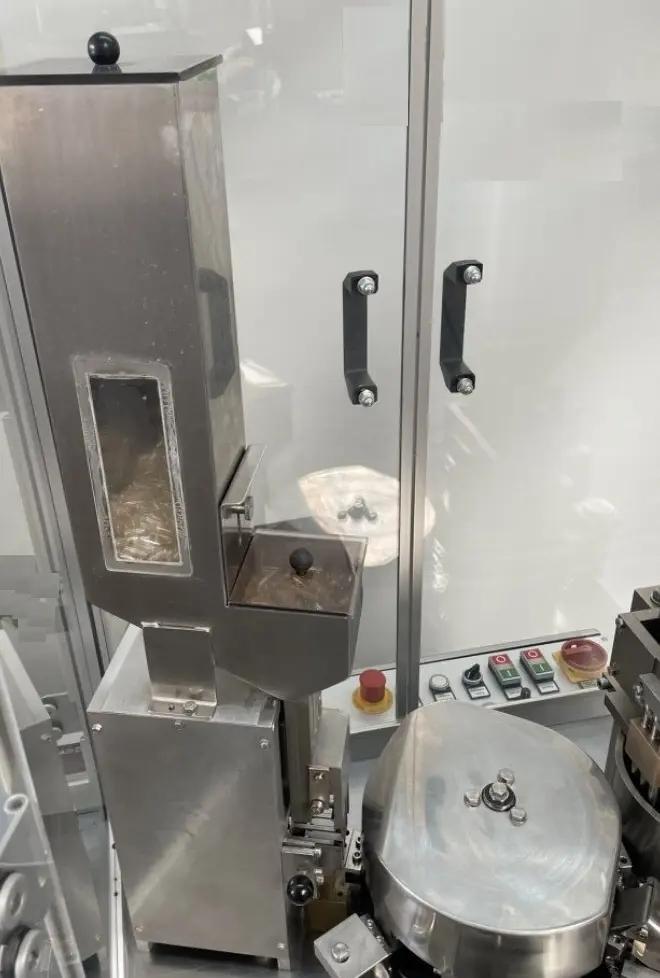 Usato HARRO HÖFLIGER - Opercolatrice - KFM III