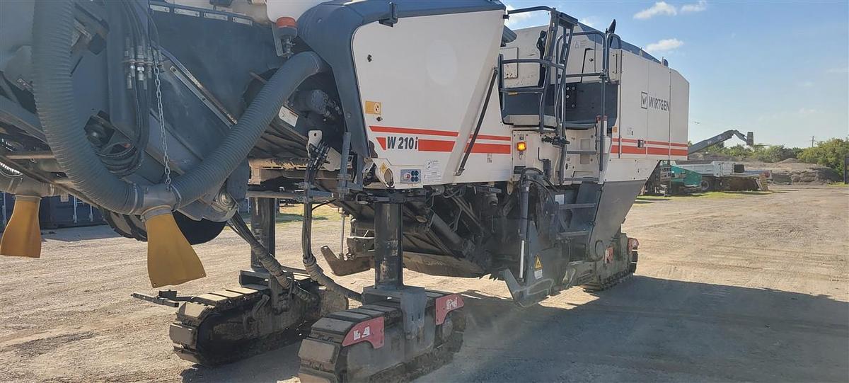 Used 2016 WIrtgen W210i