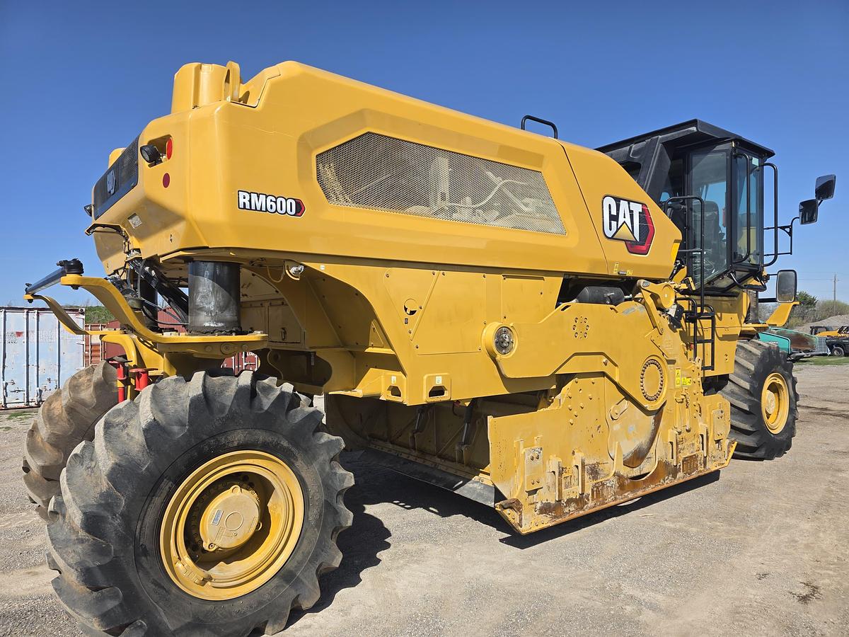 Used 2023 Caterpillar RM600