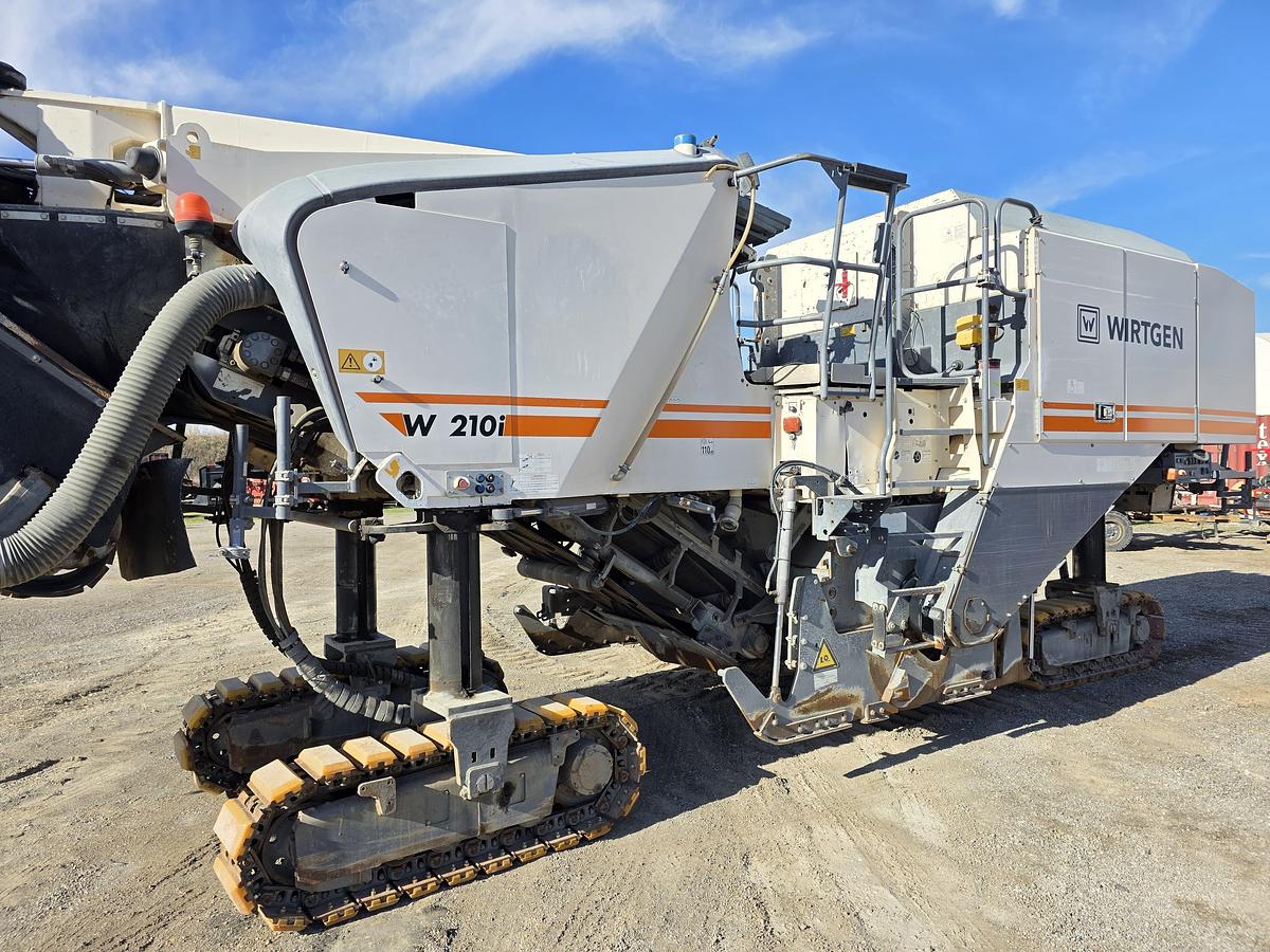 Used 2015 WIrtgen W210i