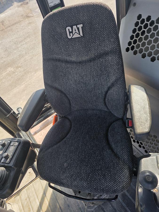 Used 2023 Caterpillar RM600