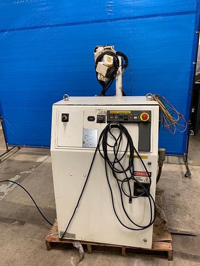Used FANUC M6iB 6 AXIS CNC ROBOT WITH RJ3iB CONTROLLER