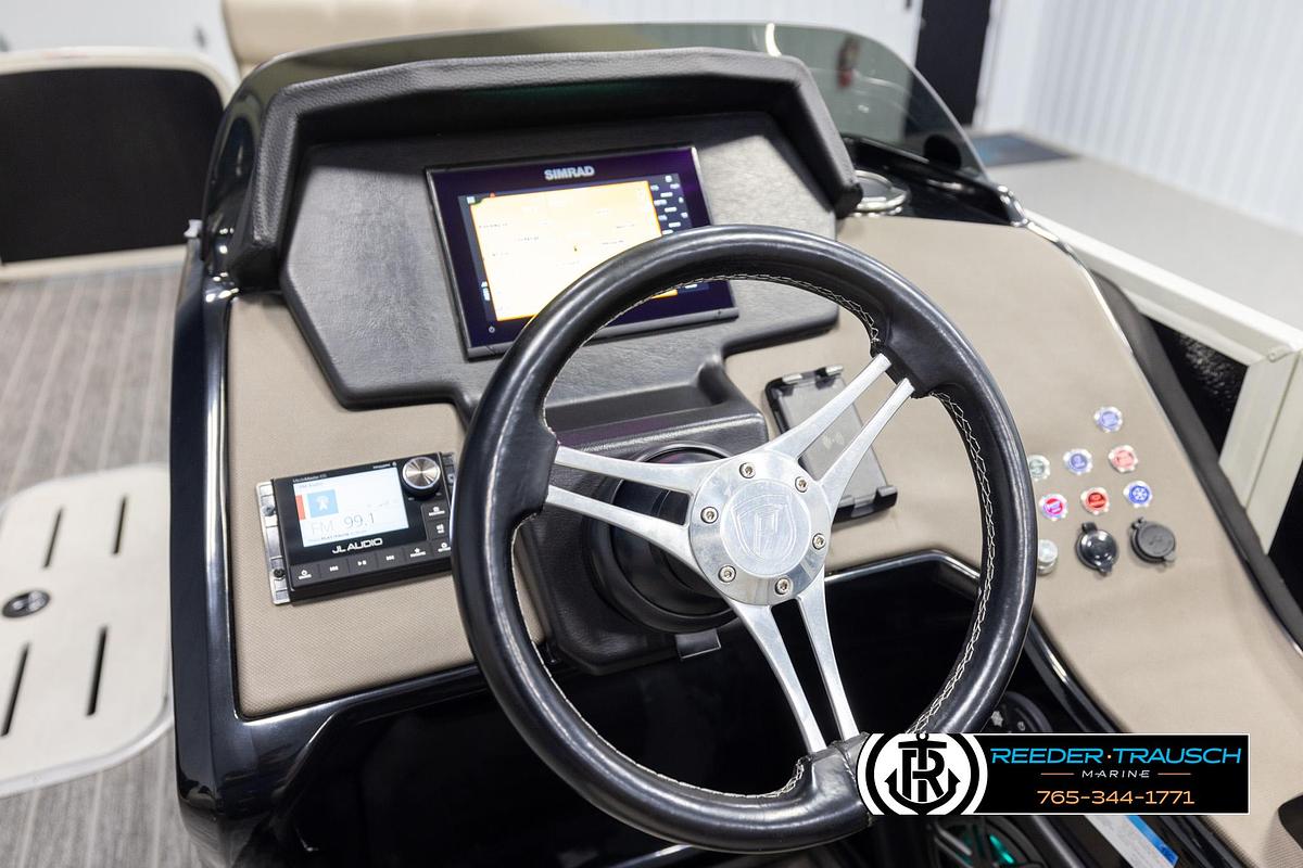 Used 2022 Premier 230 Solaris RL