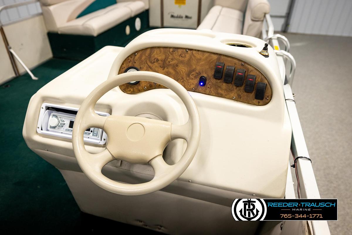 Used 1998 Godfrey SW2423