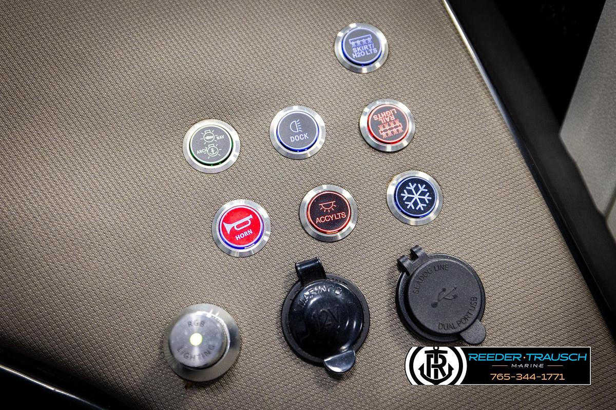 Used 2022 Premier 230 Solaris RL