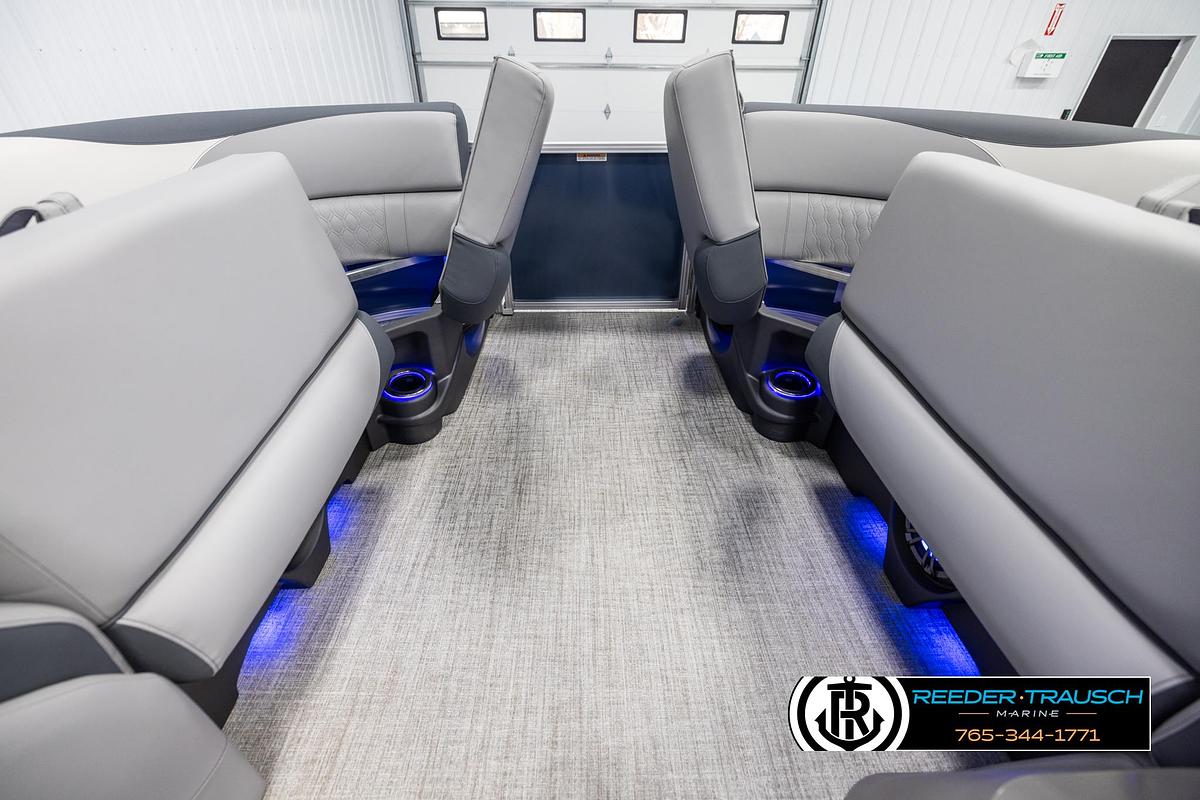 2025 Avalon LSZ Entertainer