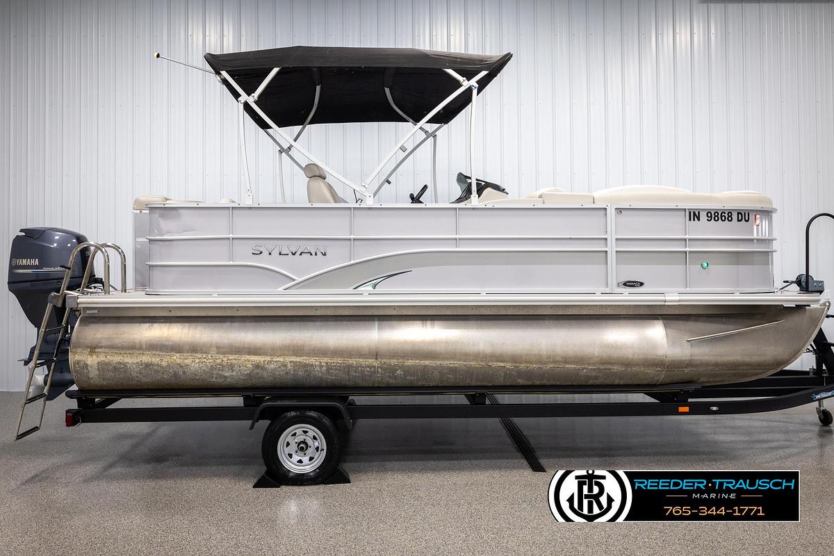 Used 2015 Sylvan 8520 Mirage