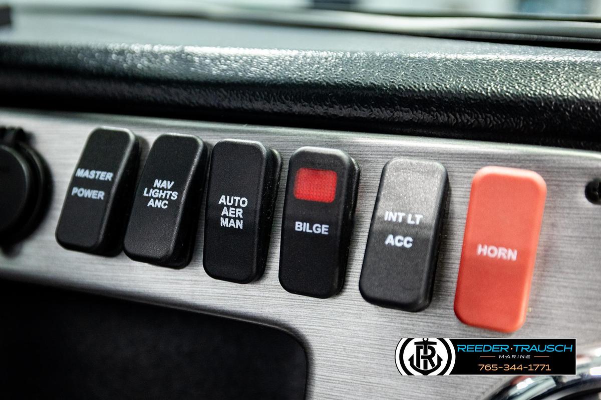 Used 2023 Lund 1875 Impact XS