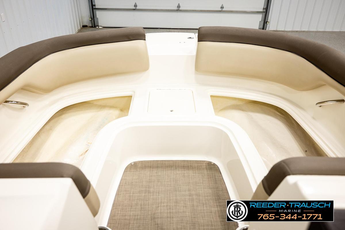 Used 2017 Bayliner 215