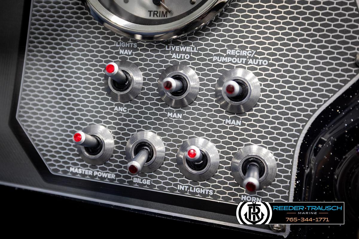 2025 Lund 1975 Renegade