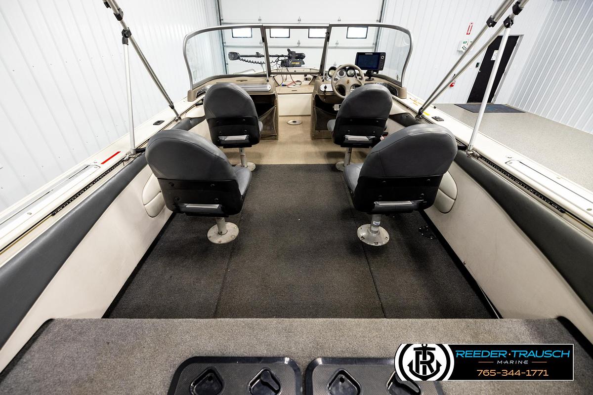 Used 2004 Crestliner 2050 Sport