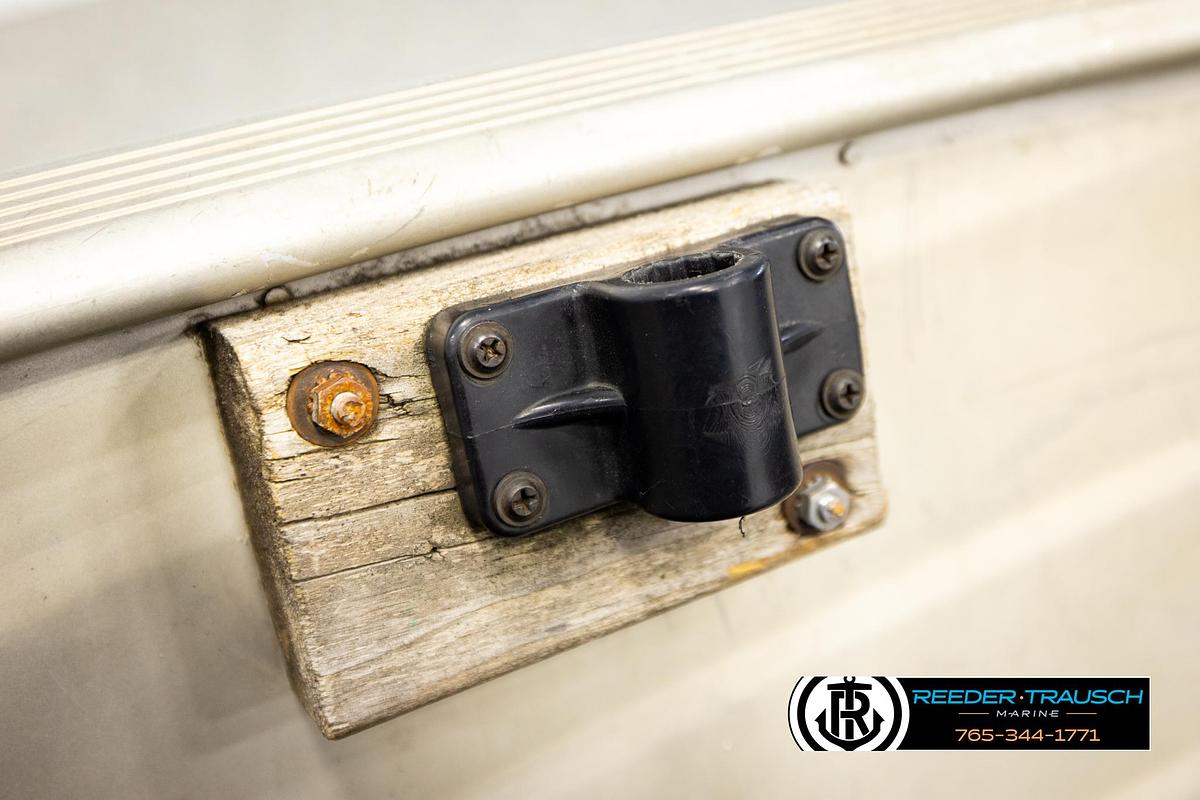 Used 1999 Tracker Guide V-16