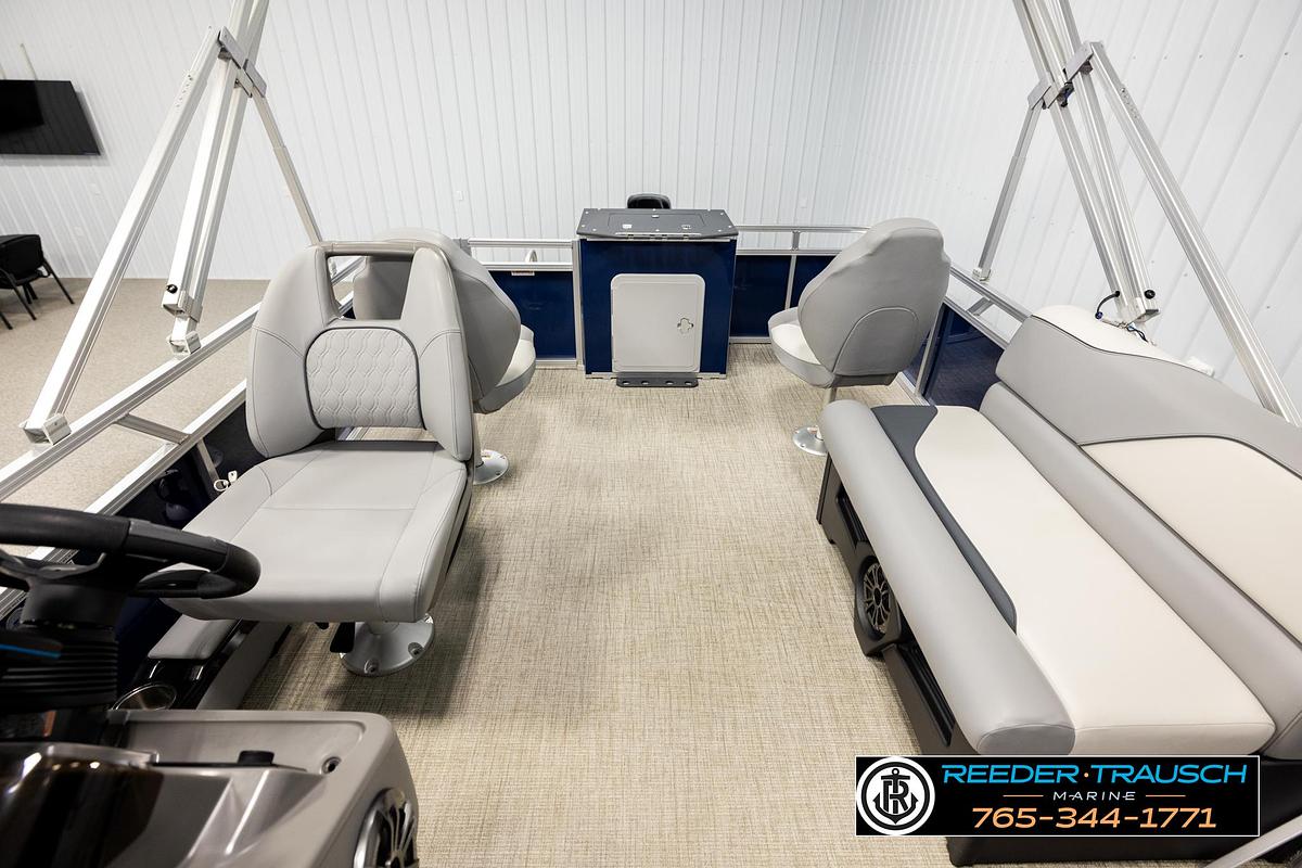 Used 2025 Avalon VEN RF
