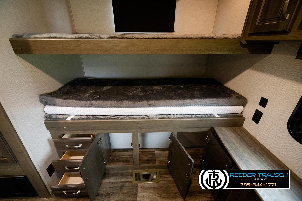 Used 2022 Keystone CG34TSB22