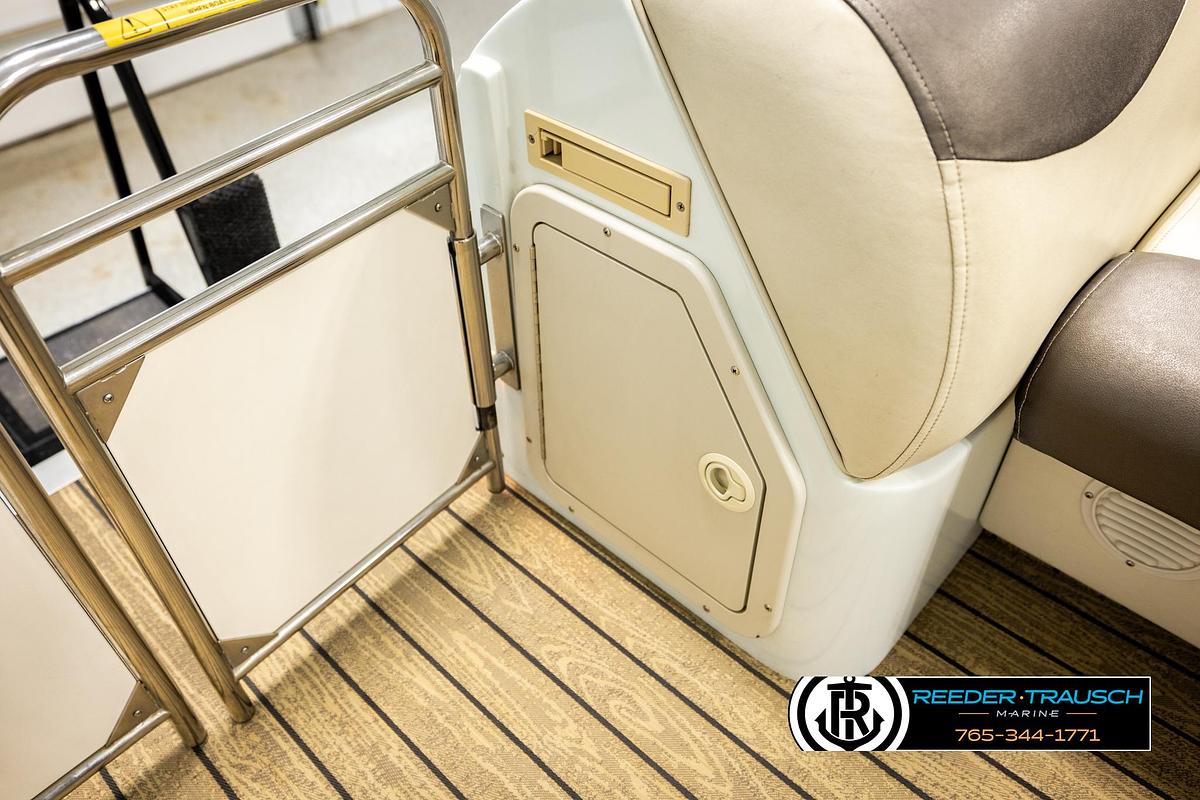 Used 2006 JC Suntoon 23TT