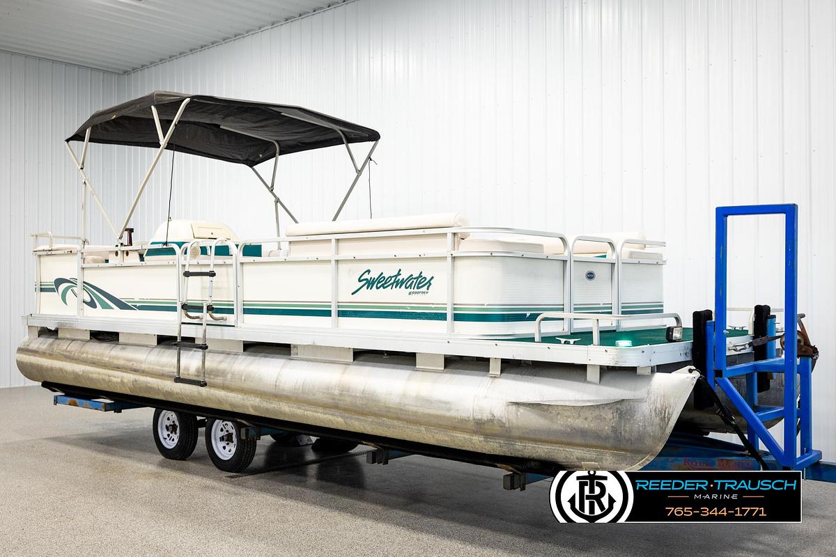 Used 1998 Godfrey SW2423