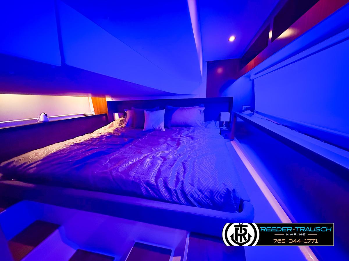 Used 2021 Four Winns Vista 355 Coupe OB