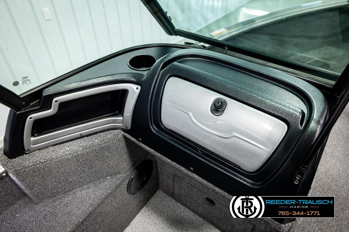 Used 2023 Lund 1875 Impact XS