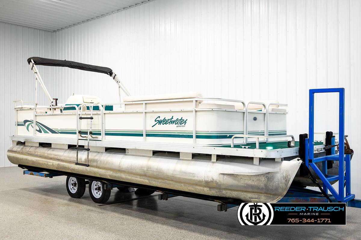 Used 1998 Godfrey SW2423