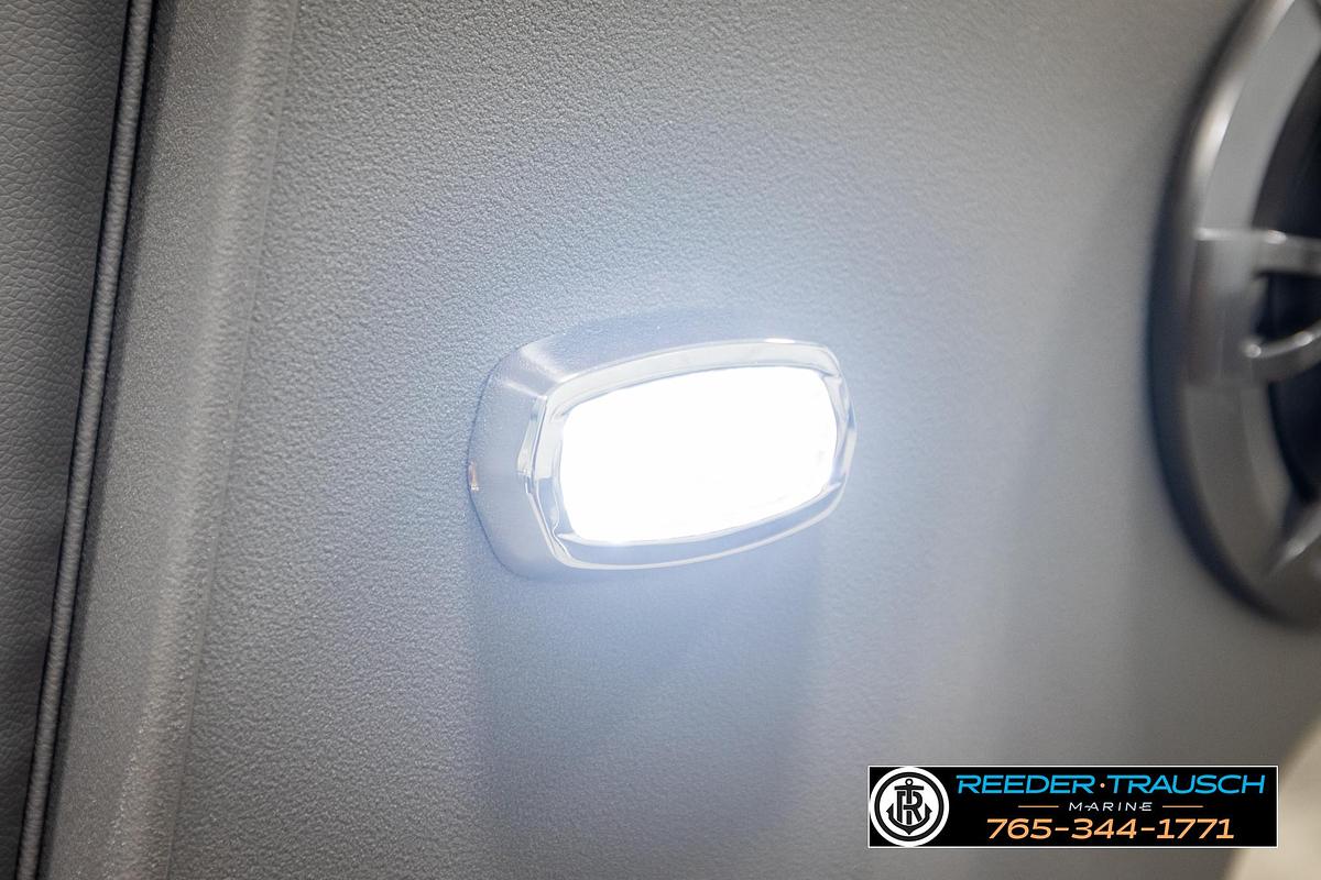 Used 2025 Avalon VEN RF