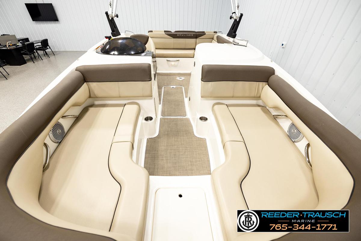 Used 2017 Bayliner 215
