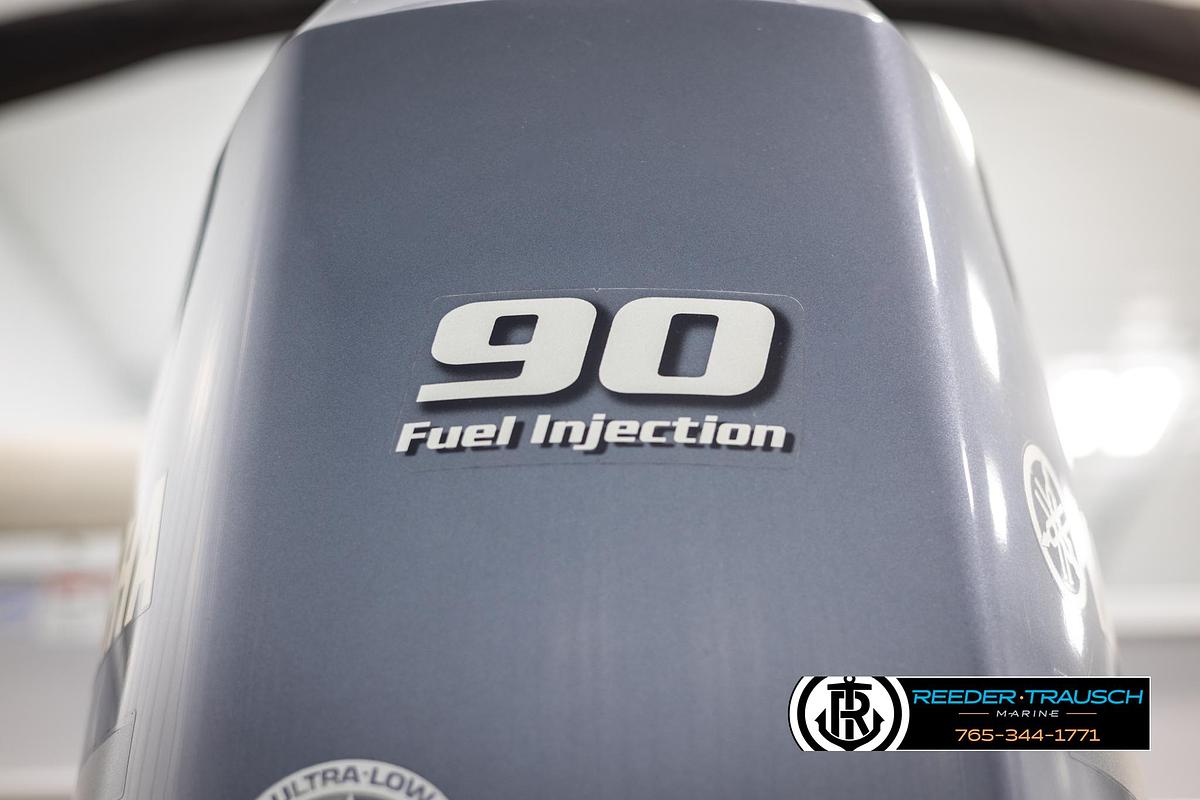 Used 2015 Sylvan 8520 Mirage