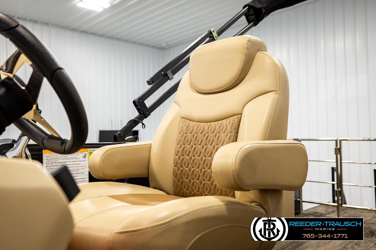 Used 2020 Godfrey 2286 RFL