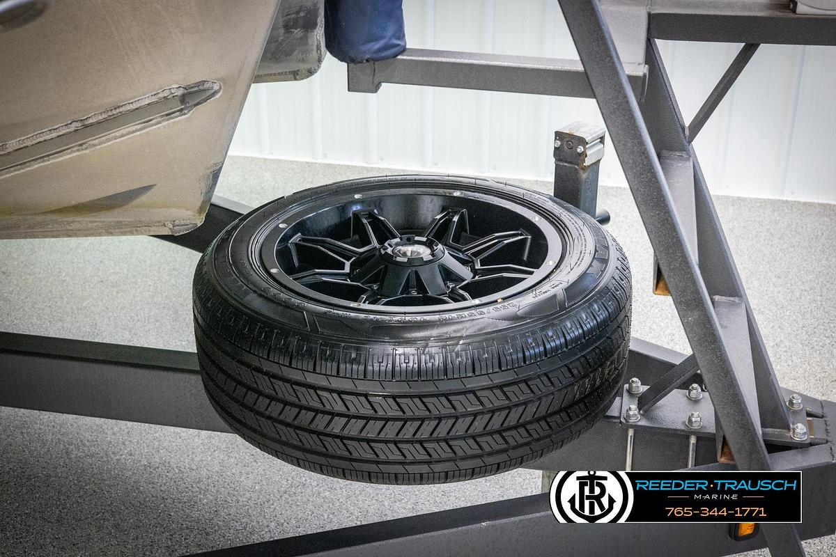 Used 2022 Avalon Catalina VRB