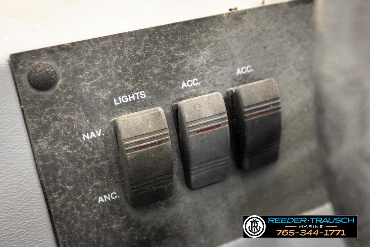 Used 1993 Sun Tracker Party Barge 24