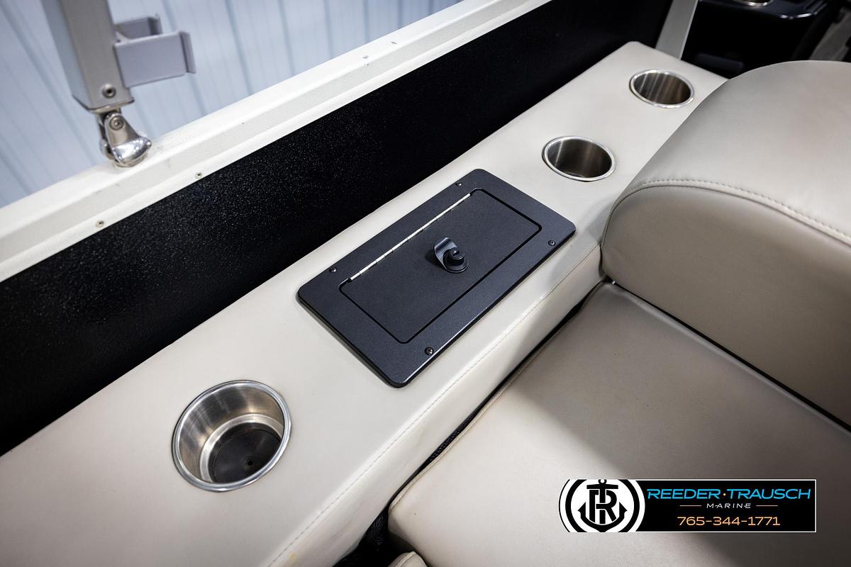 Used 2022 Premier 230 Solaris RL