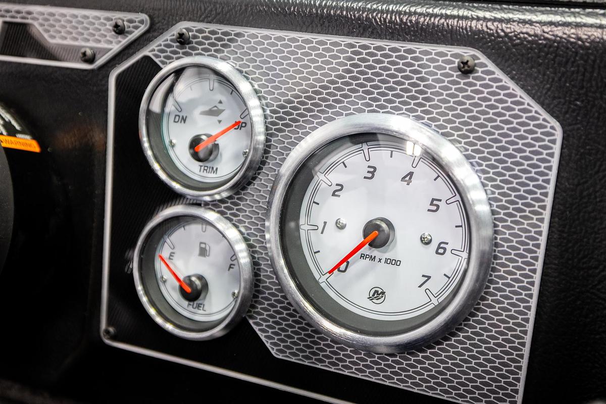 2026 Lund 2075 Impact XS