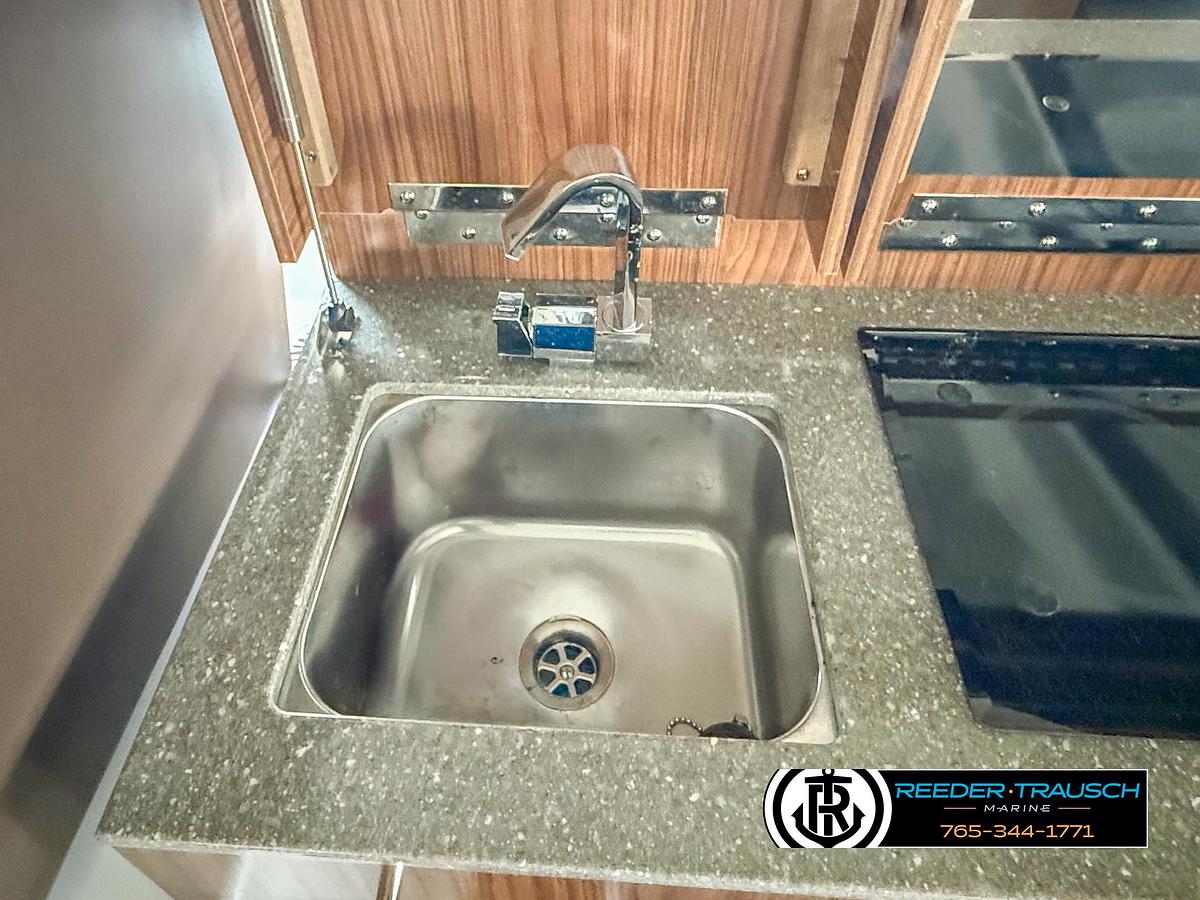 Used 2021 Four Winns Vista 355 Coupe OB