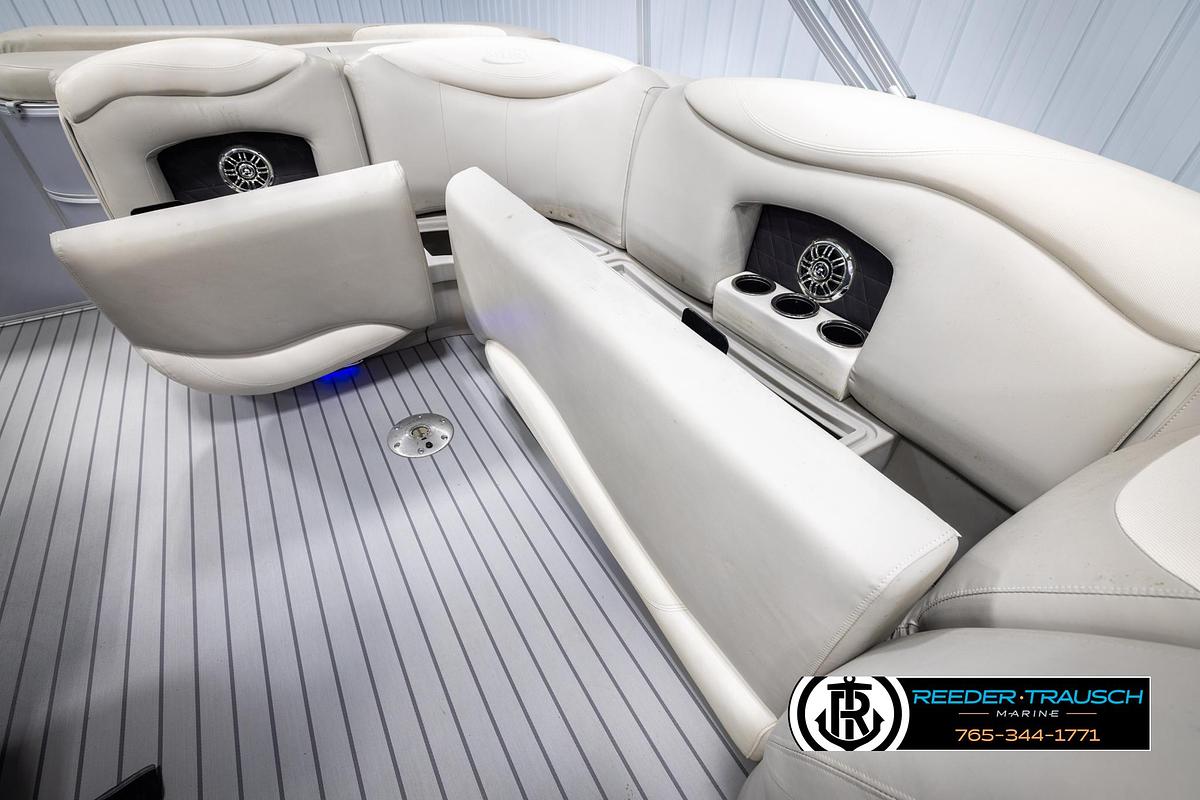 Used 2015 Sylvan 8520 Mirage