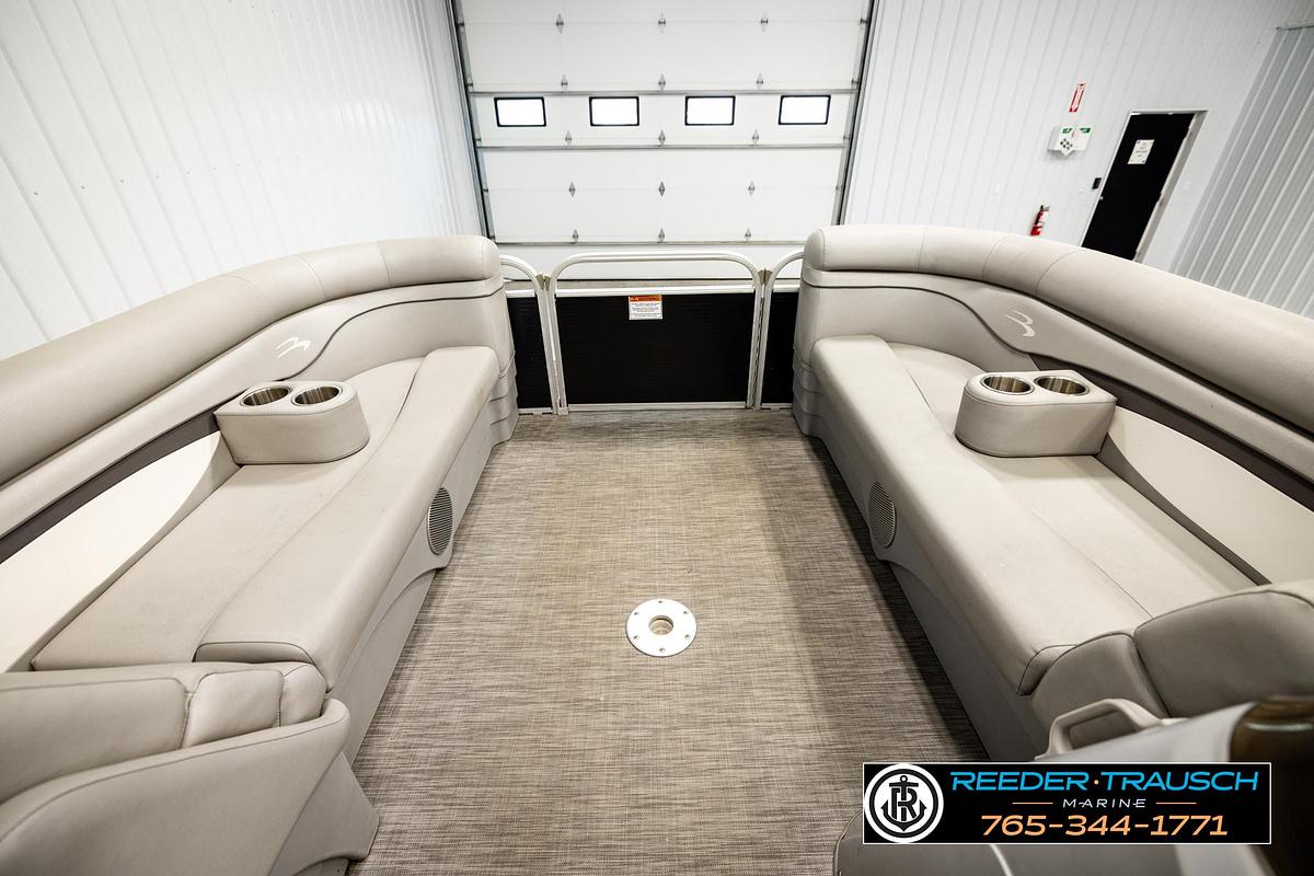 Used 2021 Bennington 22 SVSR