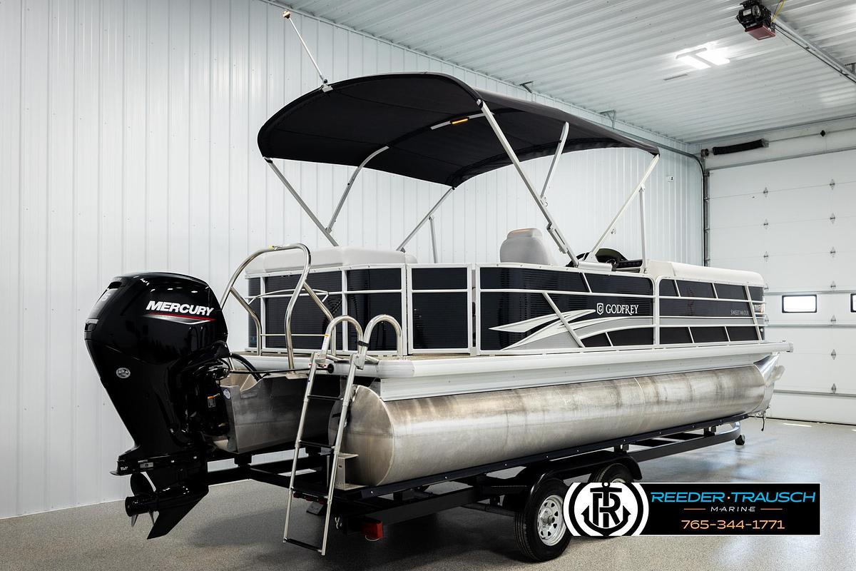 Used 2023 Godfrey SW2286C