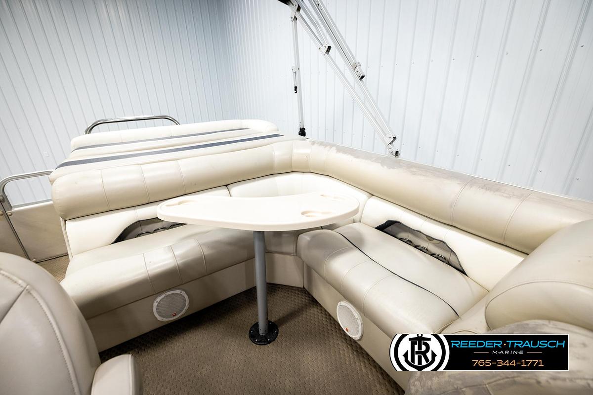 Used 2004 Smokecraft S8523 CR