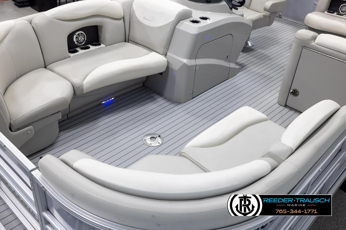 Used 2015 Sylvan 8520 Mirage