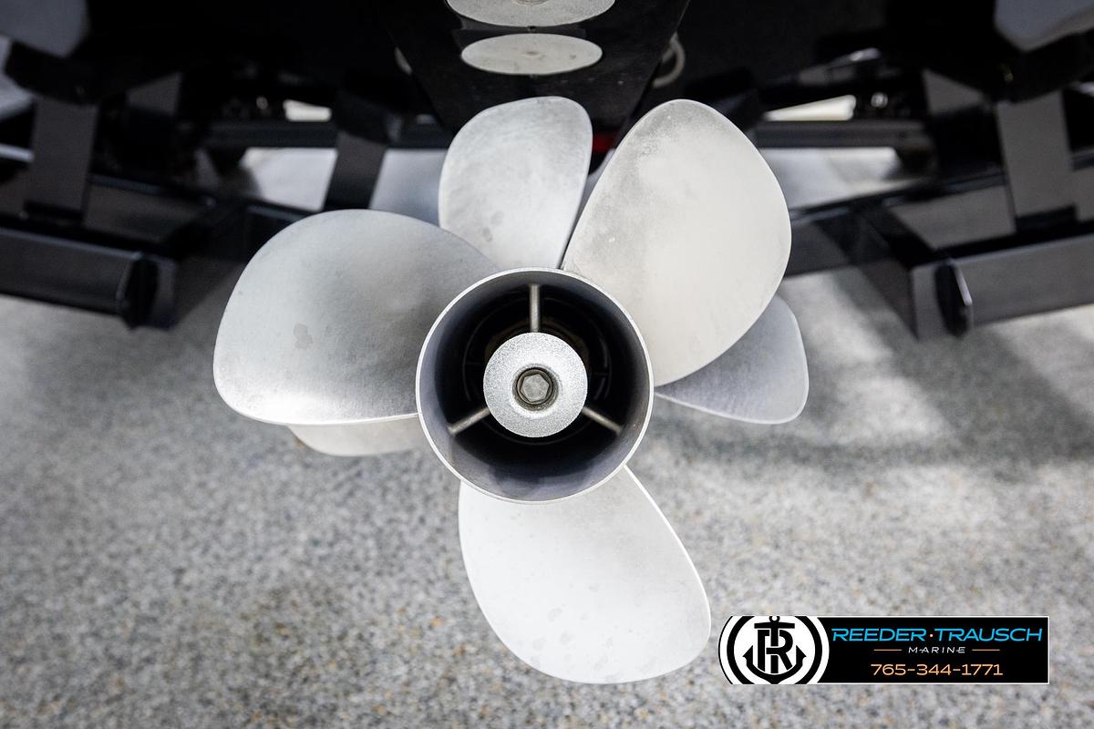 Used 2019 Monterey 238 SS