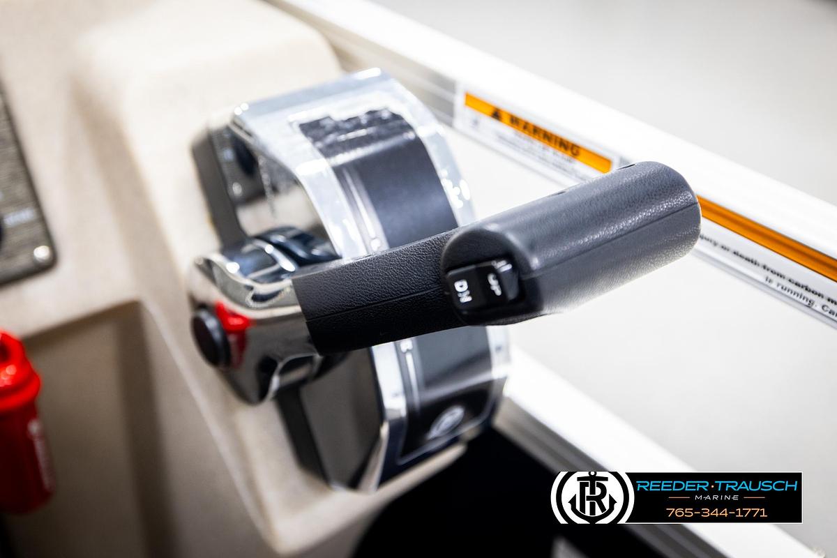 Used 2012 Avalon 1670 JR FRE