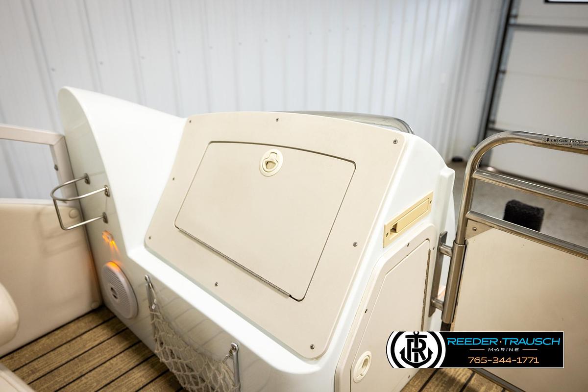 Used 2006 JC Suntoon 23TT