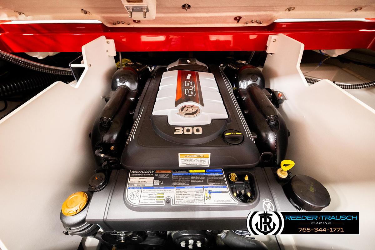 Used 2022 Crownline 220 LPX