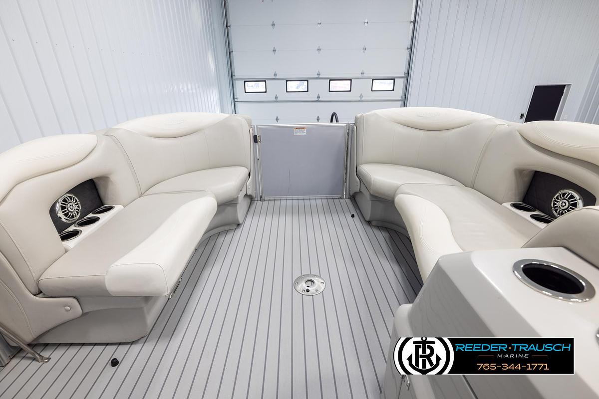 Used 2015 Sylvan 8520 Mirage