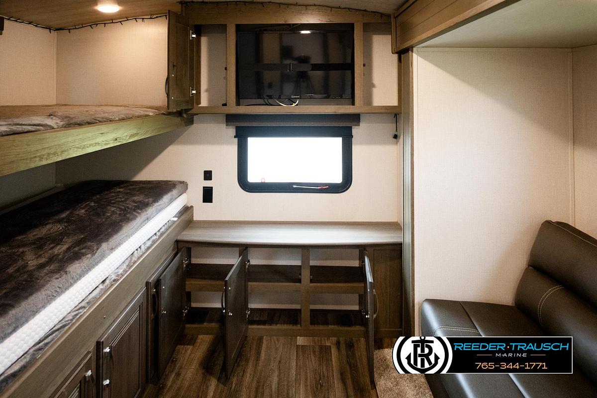 Used 2022 Keystone CG34TSB22