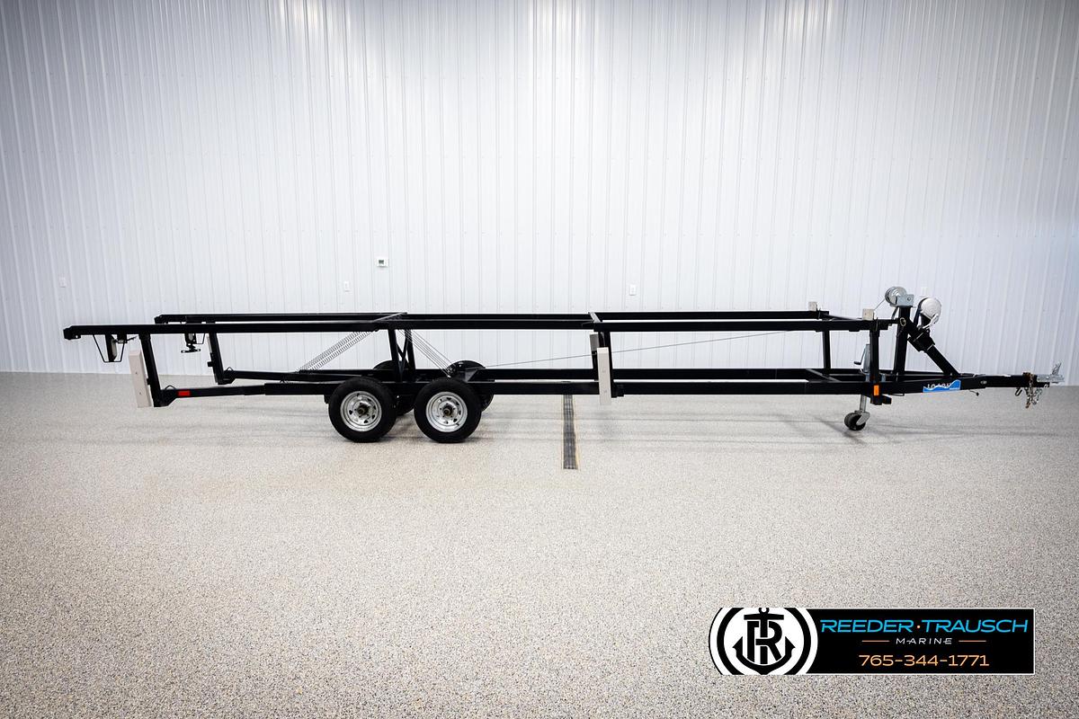 Used 2018 Hoosier LL220N