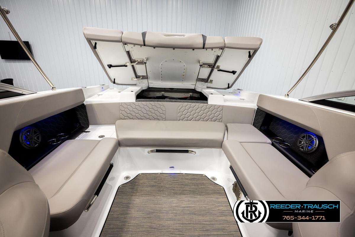 Used 2024 Four Winns H4